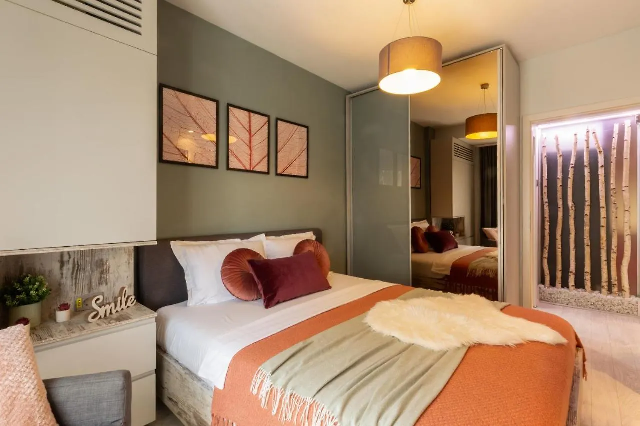 Modern 1Br Apt In The Old Town: The Perfect Choice 부쿠레슈티 0*,  루마니아