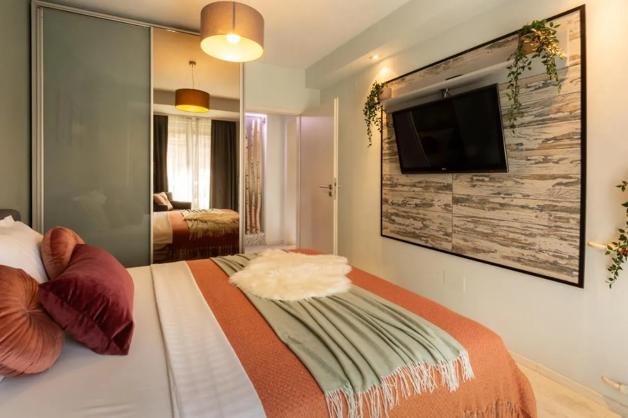 Modern 1Br Apt In The Old Town: The Perfect Choice 부쿠레슈티