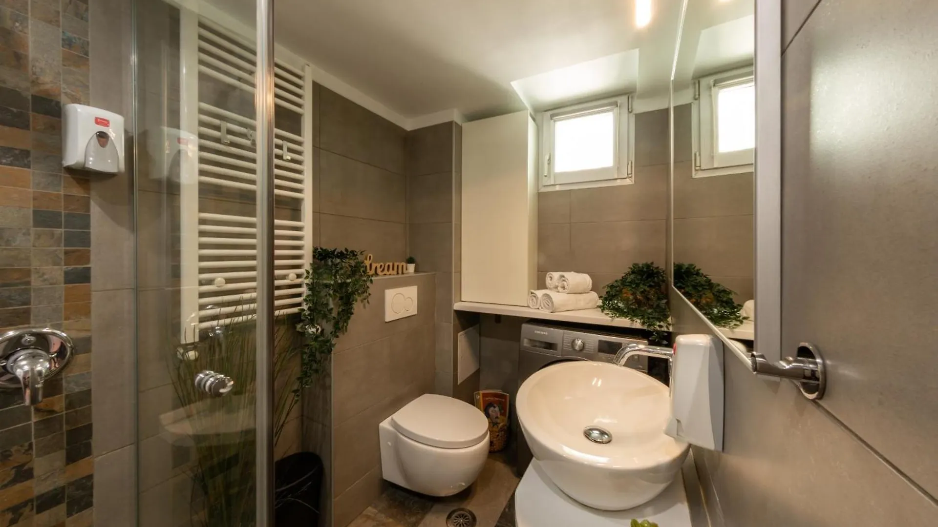Modern 1Br Apt In The Old Town: The Perfect Choice Bucareste Roménia