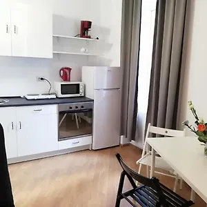 Studio Piata Amzei Nr.1 Бухарест